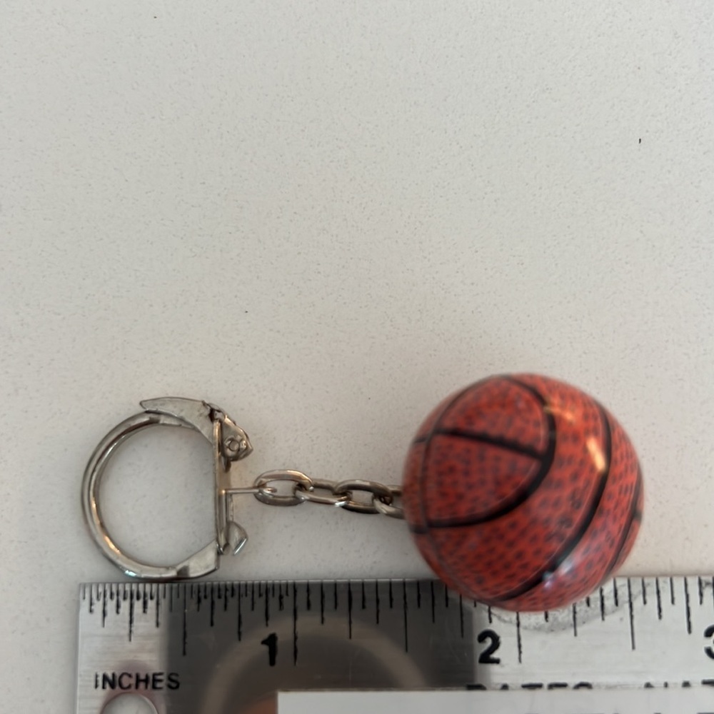 Basketball keychain - Picture 4 of 4
